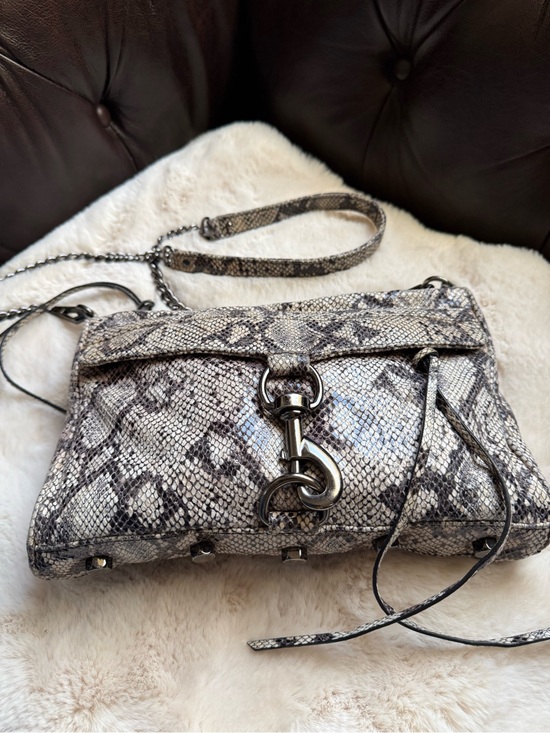 Rebecca Minkoff Handbags - Rebecca Minkoff EUC Snake-Print Crossbody Bag Edgy